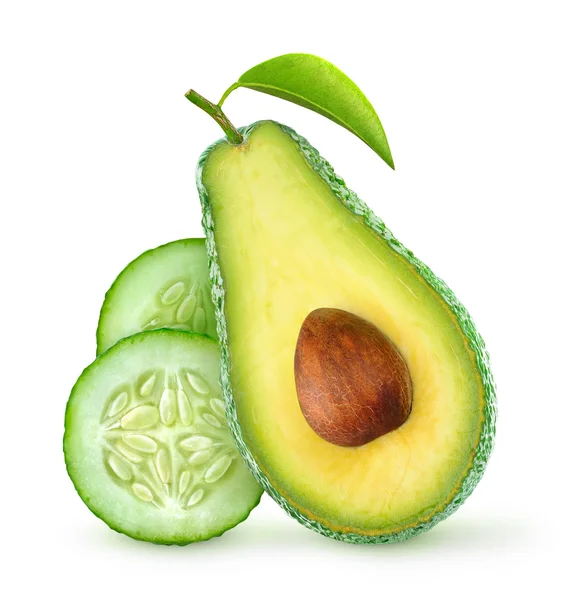 Geïsoleerde avocado en komkommer — Stockfoto