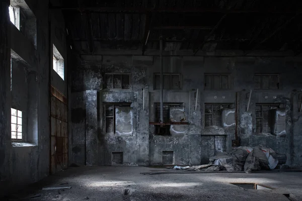 Industrial Building Backdrop Interior Abandoned Factory Stained Concrete Walls Bricked — Stock Photo, Image