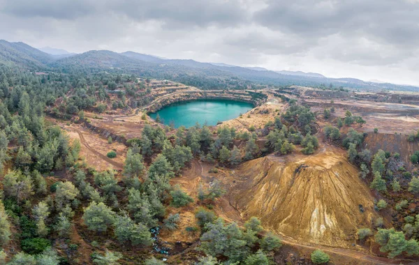 Restauración Tierras Dañadas Por Operaciones Mineras Cerca Kapedes Chipre Área Imágenes de stock libres de derechos