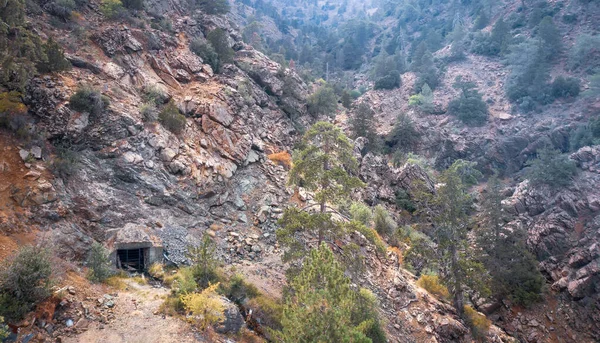 Montañas Paisaje Con Adit Antigua Mina Abandonada — Foto de Stock