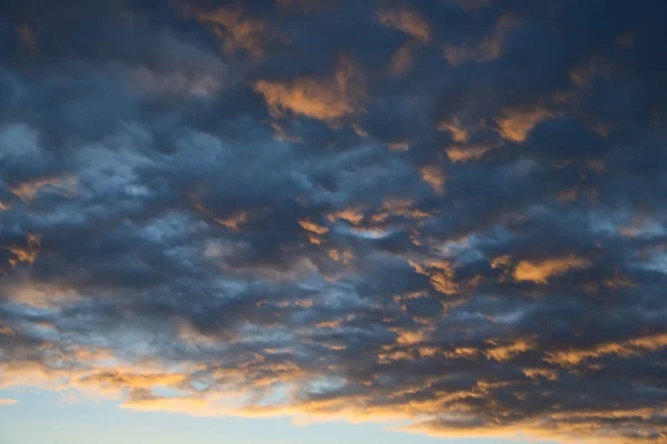 Belo pôr do sol da noite — Fotografia de Stock