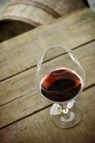 赤霞珠葡萄酒在玻璃 — 图库照片