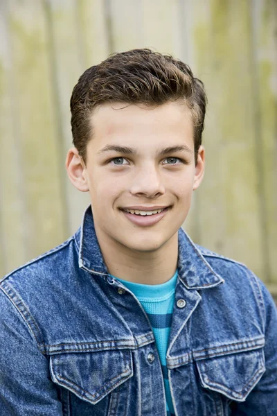 Smiling teenage boy — Stock Photo, Image
