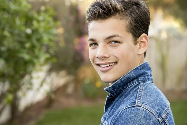 Smiling teenage boy — Stock Photo, Image