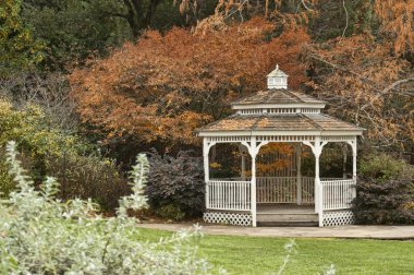 Beyaz Bahçe çardak