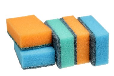 Yıkama beyaz zemin üzerine sünger