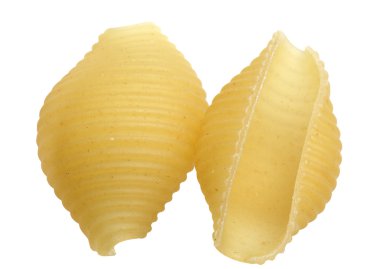 beyaz zemin üzerinde makarna