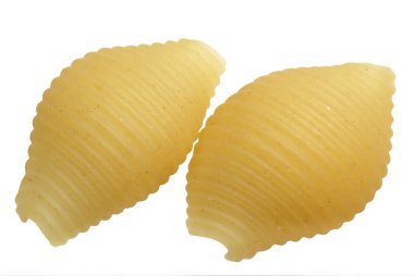 beyaz zemin üzerinde makarna