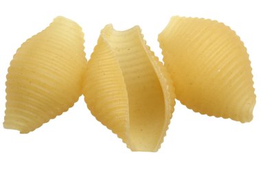 beyaz zemin üzerinde makarna