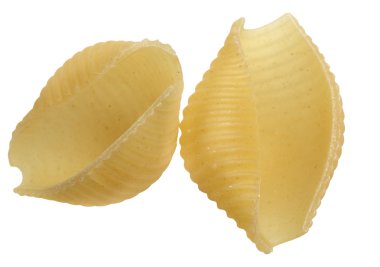 beyaz zemin üzerinde makarna