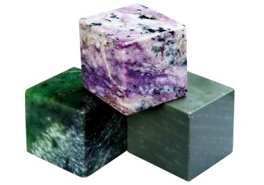 Bir mineral küpten da charoit nephrite