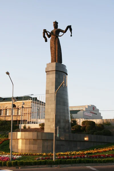 Monument av "gostipriimnaya buryatiya" i ulan-ude — Stockfoto