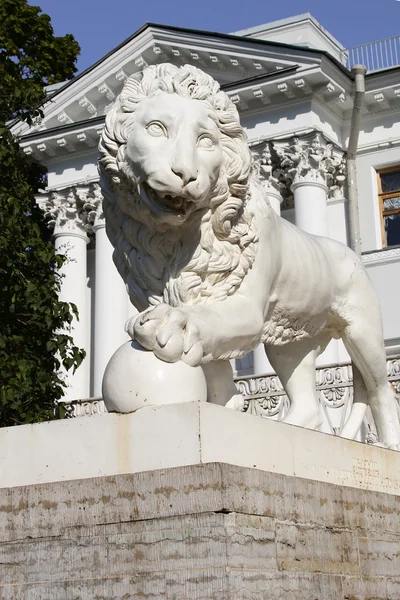 Aslan heykeli. St. Petersburg — Stok fotoğraf