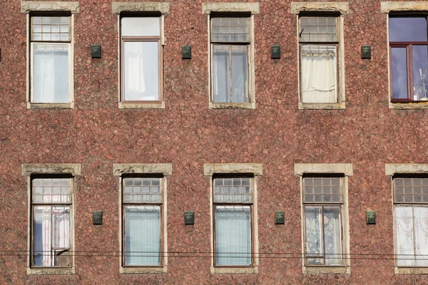 Muur met windows — Stockfoto