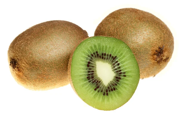 Los frutos maduros del kiwi sobre el fondo blanco — Foto de Stock