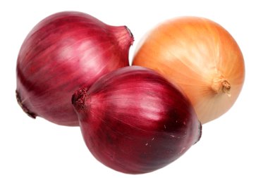 Beyaz arkaplanda soğanlar