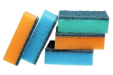 Yıkama beyaz zemin üzerine sünger