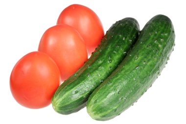 salatalık ve domates beyaz zemin üzerine