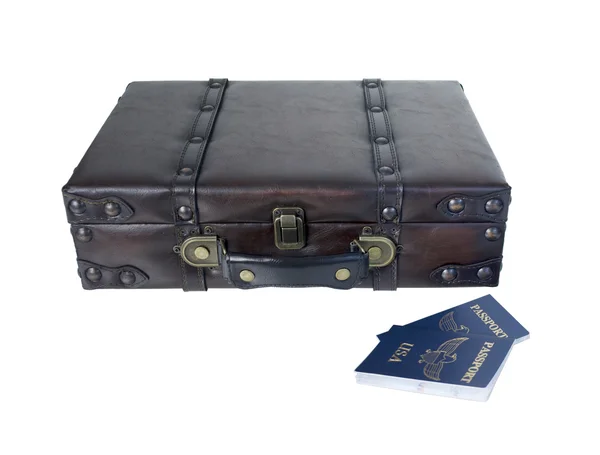 Piccola valigetta vintage con passaporti — Foto Stock