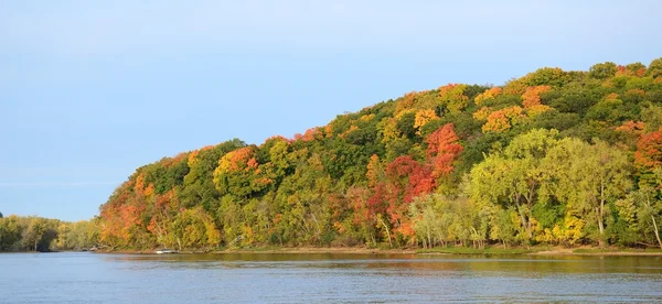 Couleurs d'automne le long de la rivière Sainte-Croix — Photo