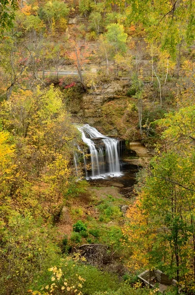 Cascade Falls na podzim — Stock fotografie