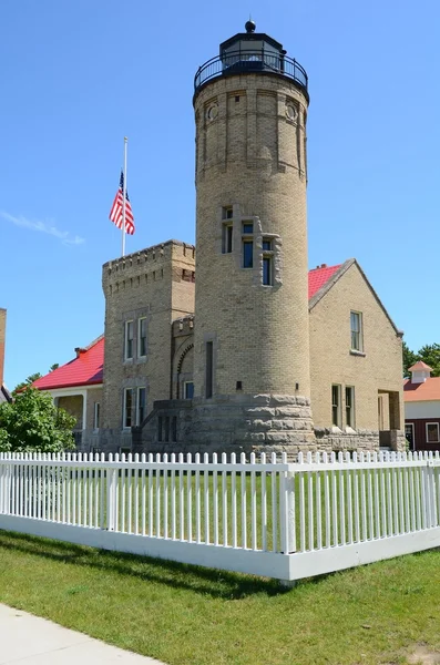 Παλιά mackinac σημείο φάρο στο Μίτσιγκαν πόλη mackinaw — Φωτογραφία Αρχείου