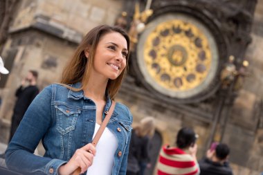 Prag'da genç kadın