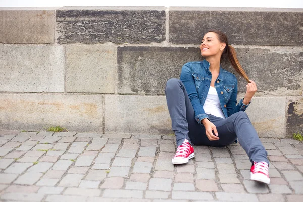 Šťastná žena užívat svůj den — Stock fotografie