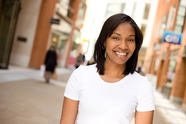 Portrait of a happy young woman — Stock Photo, Image