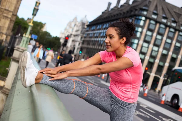 A young woman enjoying her day of fitness — Stock Photo, Image