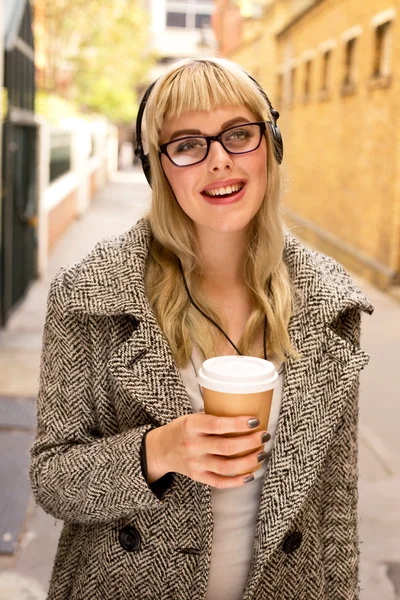 Young woman — Stock Photo, Image