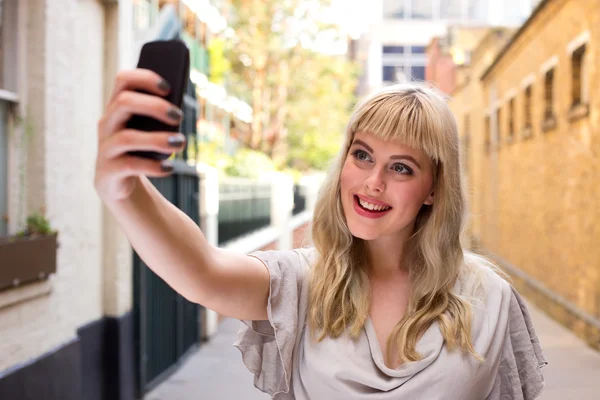 Young woman — Stock Photo, Image