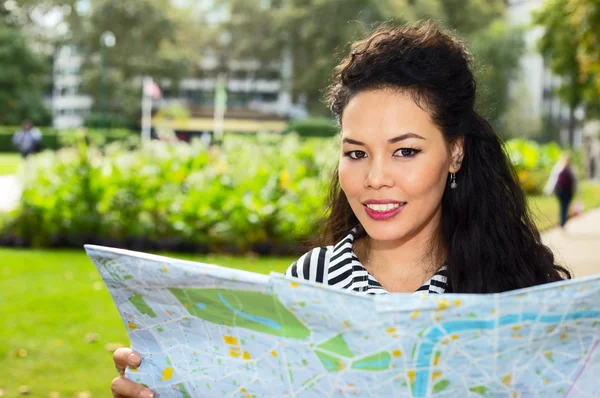 Reading map — Stock Photo, Image