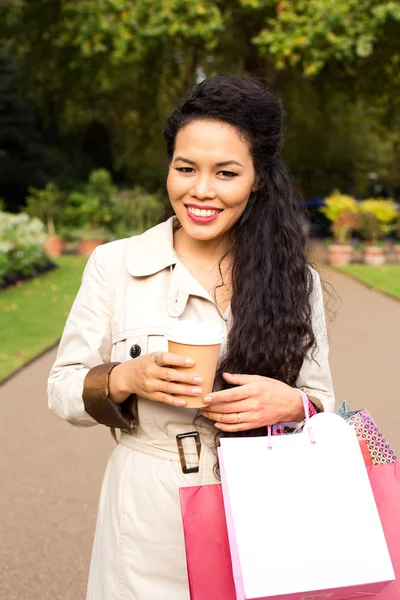 Walok door het park — Stockfoto