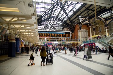 Liverpool street istasyonu.