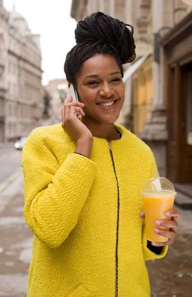 Phone and smoothie — Stock Photo, Image