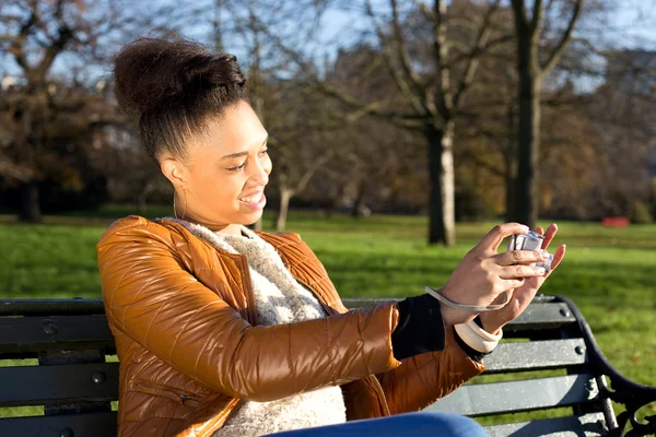 Girl in park — Stock Photo, Image