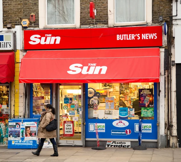 The sun newsagents newspaper news tabloid — Stock Photo, Image