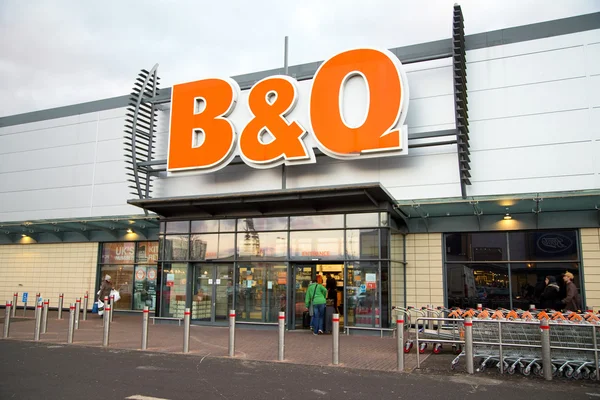 B and Q — Stock Photo, Image