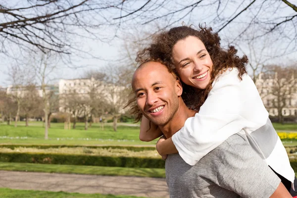 Pareja joven — Foto de Stock