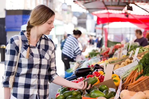 Woman at the market — Stock Photo, Image