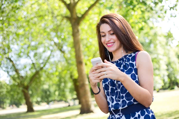 Young woman — Stock Photo, Image