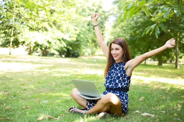 Giovane donna — Foto Stock