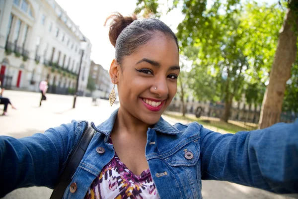 Young woman — Stock Photo, Image