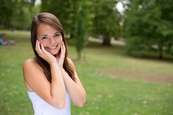 Young woman — Stock Photo, Image