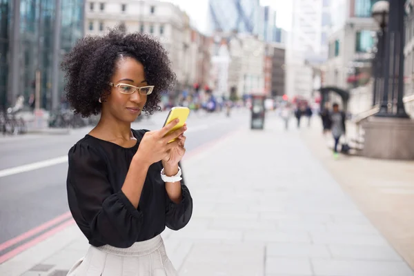 Joven mujer de negocios — Foto de Stock