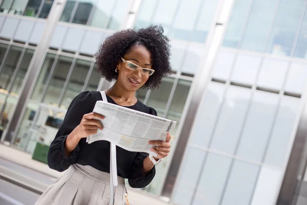 Joven mujer de negocios —  Fotos de Stock