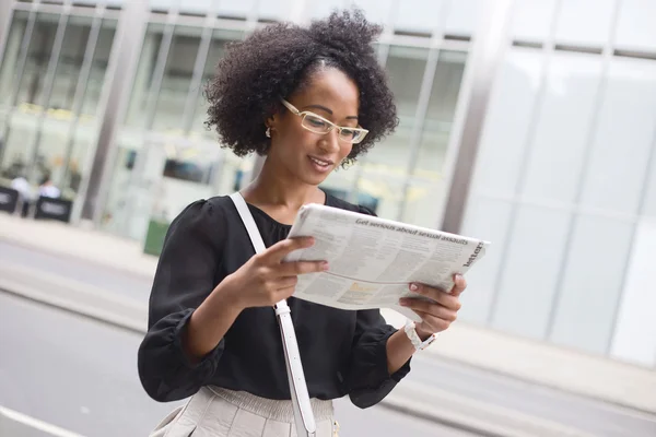 Joven mujer de negocios —  Fotos de Stock