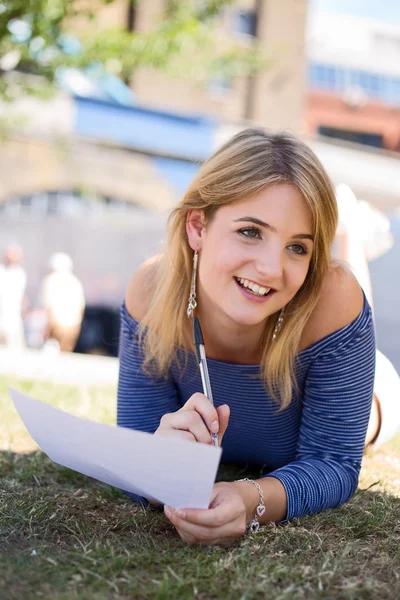 A young woman — Stock Photo, Image