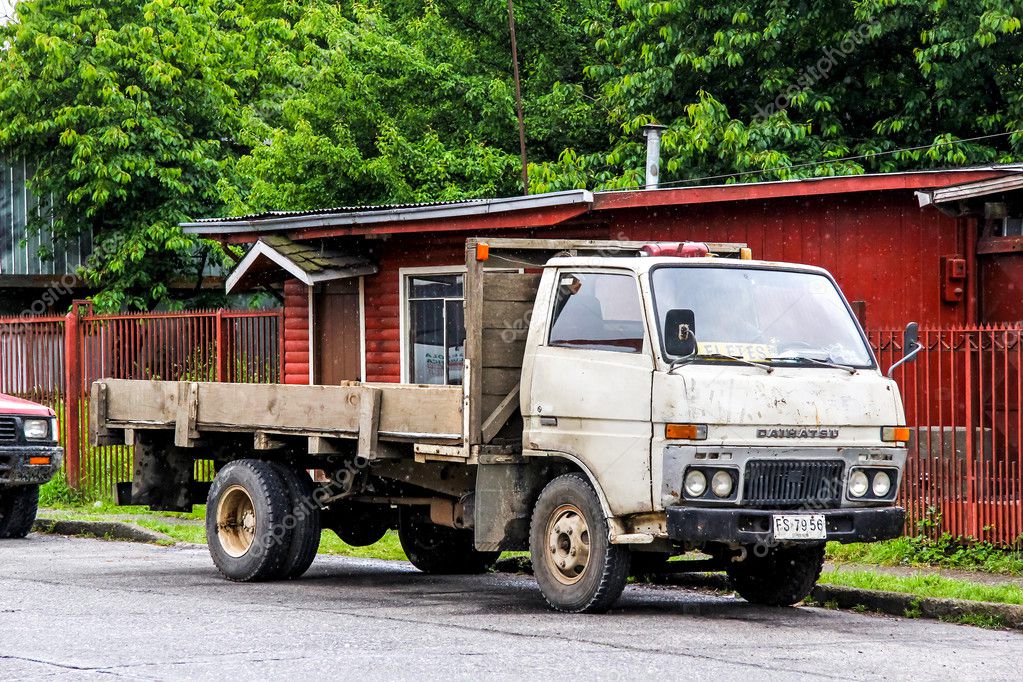 Old Truck Daihatsu Stock Editorial Photo C Artzzz 106516536